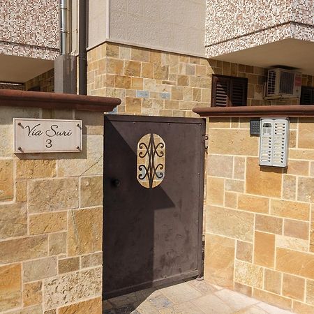 La Casa Dei Due Mari - Large Apartment With Parking Taranto Exterior photo