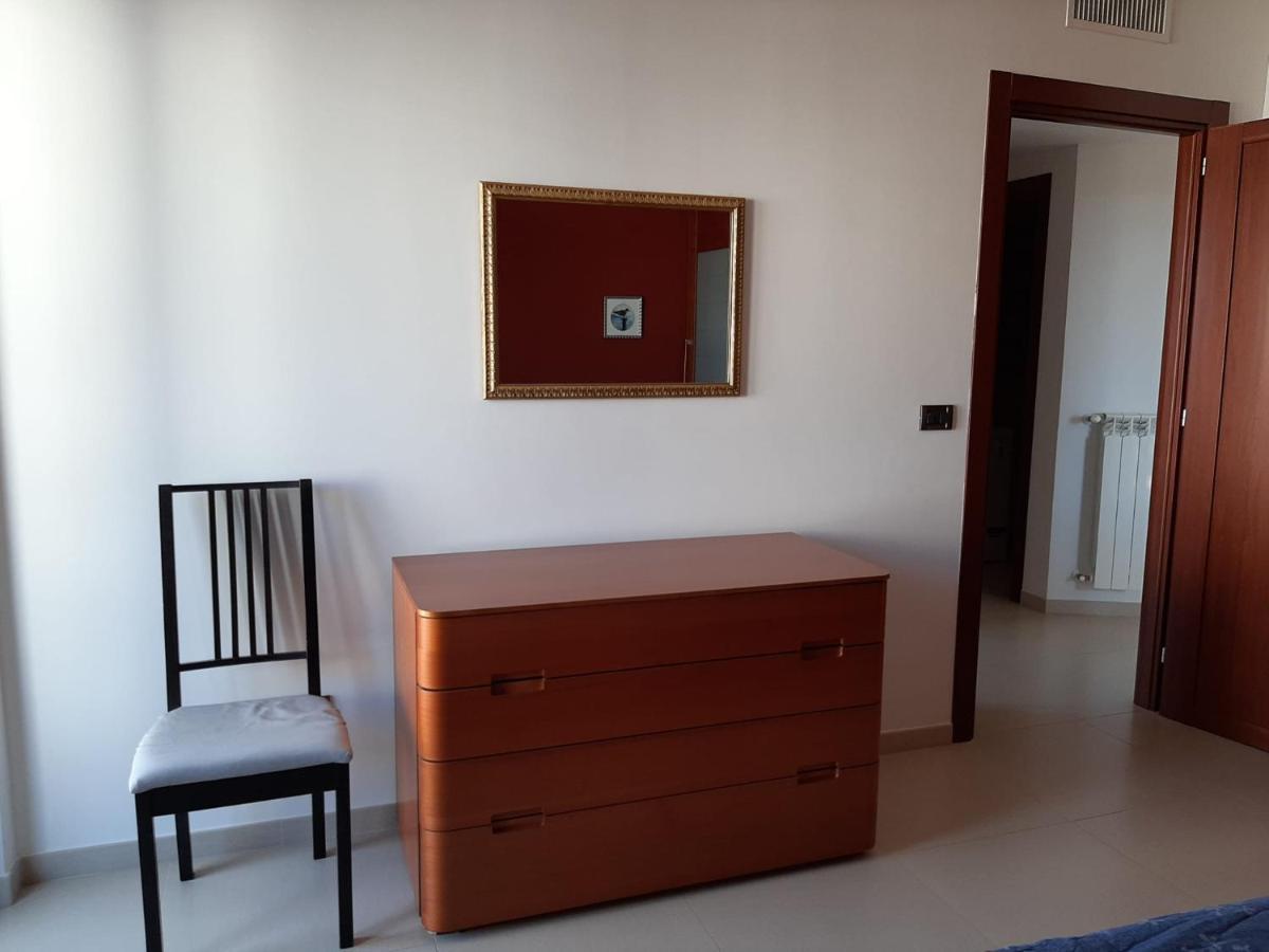 La Casa Dei Due Mari - Large Apartment With Parking Taranto Exterior photo