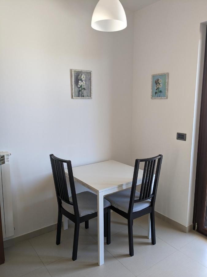 La Casa Dei Due Mari - Large Apartment With Parking Taranto Exterior photo