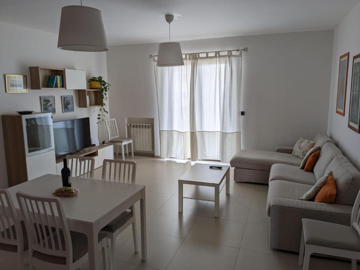La Casa Dei Due Mari - Large Apartment With Parking Taranto Exterior photo