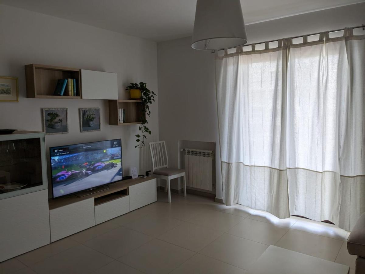 La Casa Dei Due Mari - Large Apartment With Parking Taranto Exterior photo